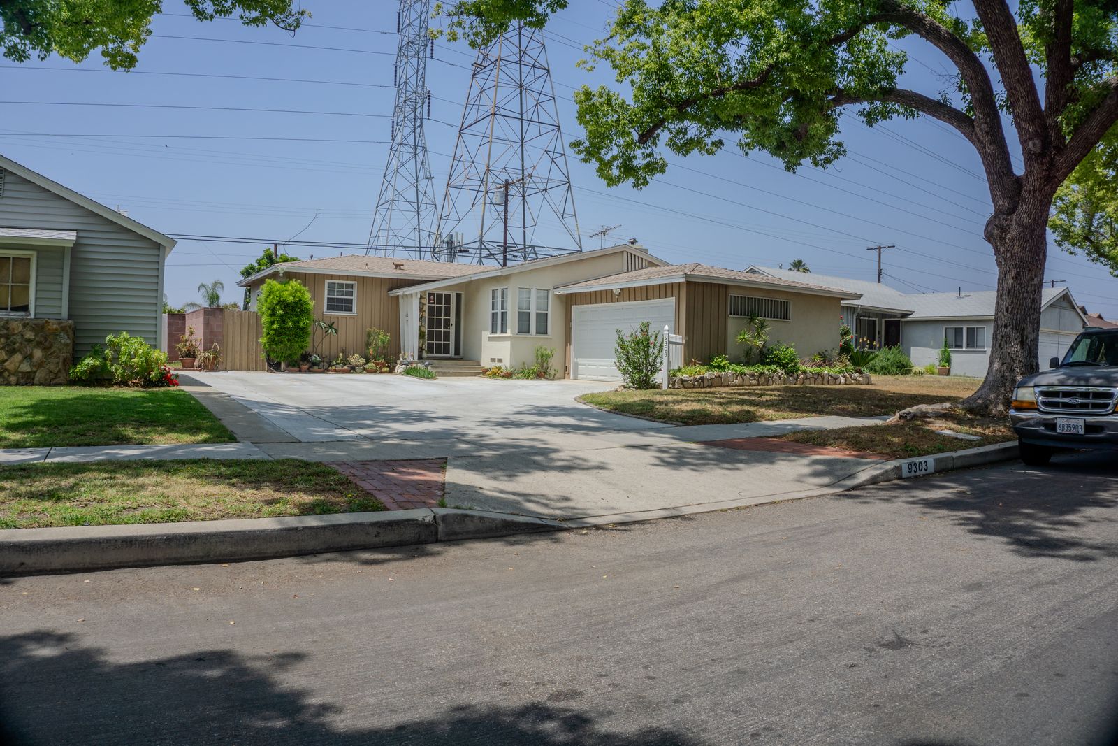 Large single family home in a Santa Clara County neighborhood